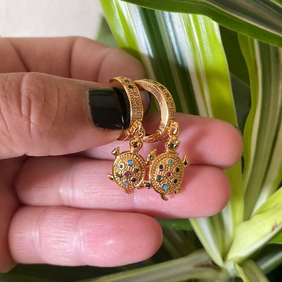 Jewelry - Dainty Gold plate Turtle hoops